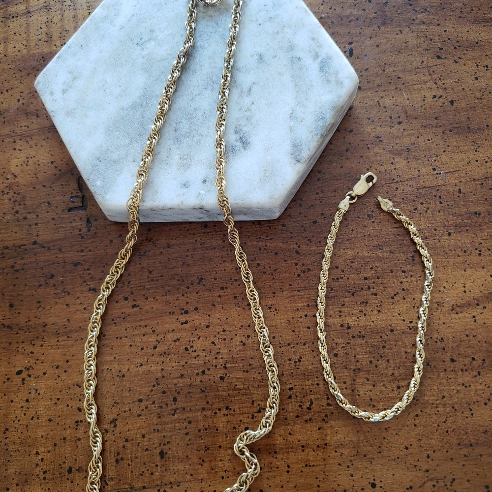 Necklace with matching braclet